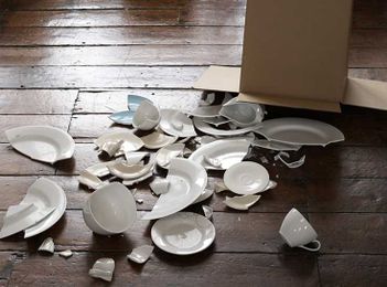 19 Moving Mistakes To Avoid: Hilariously Bad Moving Disasters