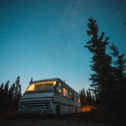 How to Stay Connected While Boondocking