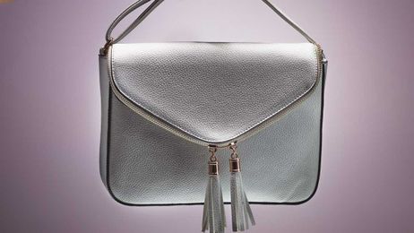 Tricks to flip designer handbags and make a profit