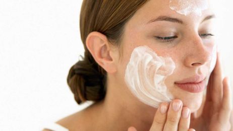 Here's Why You Need to Add Vitamin E to Your Skin-Care Routine