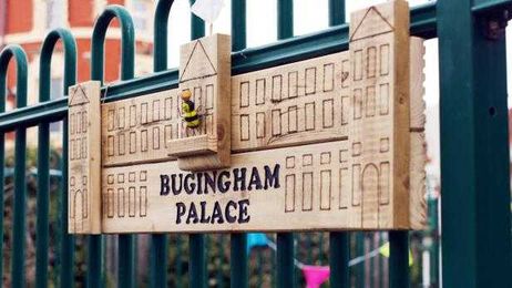 How To Create Your Own Bugingham Palace At Home