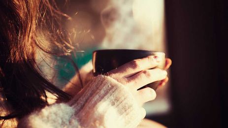 Is It Better To Drink Coffee Or Tea First Thing In The Morning?