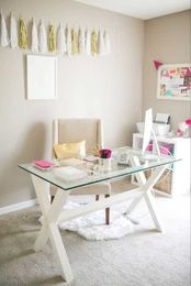 25 Gorgeous Glass Desks For Your Chic Home Office
