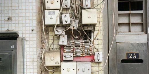 7 Signs it May be Time to Call an Electrician