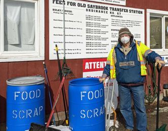 Connecticut farm takes your food scraps and feeds it to the pigs