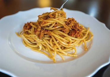 Sun-dried tomatoes can pack in a sunny flavor