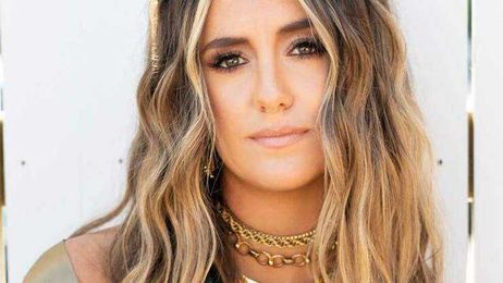 What Does Lainey Wilson Think A Man Oughta Know?