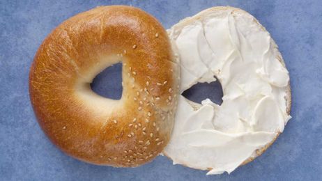 Duolingo Partners With Jewish Delis To Offer Free Bagels To Yiddish Speakers