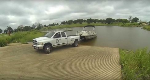 10 Quick Tips to Help with Trailering a Pontoon Boat