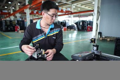 Alignment laser accelerates machine tool assembly