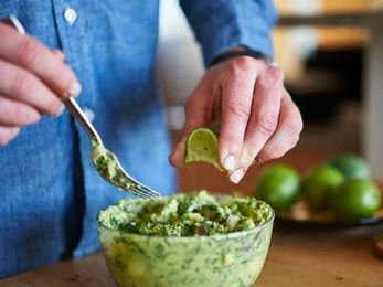 Is It OK to Eat Brown Guacamole?