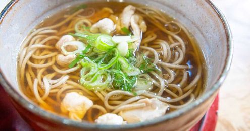 Should you turn your bowl upside down after eating at a Japanese restaurant?