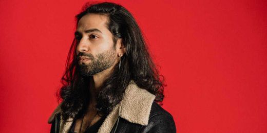 Want to (Properly) Grow Your Hair? Follow These Pro Tips