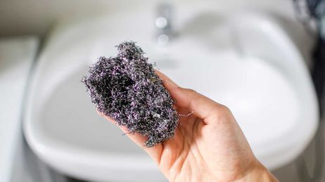 How to Clean a Bathroom Sink