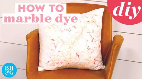 Marble Dye Fabric Pillow Cases with This Easy DIY Hack