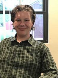 A child is waiting: Creative Eddy likes learning and doing