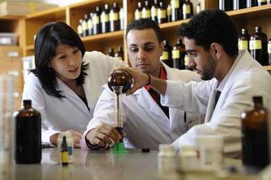 Download Our Guide to Financing Your Graduate Degree