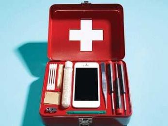 6 Smartphone Repairs You Shouldn’t Pay Someone to Fix