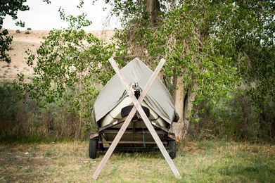 Quick tip: use 2x4s for a drift boat trailer stand