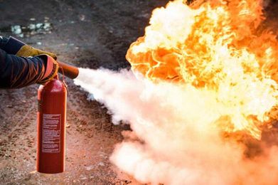 4 Simple Steps to Use a Fire Extinguisher At Work