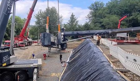 Watch: why you should never stand under the load of a crane