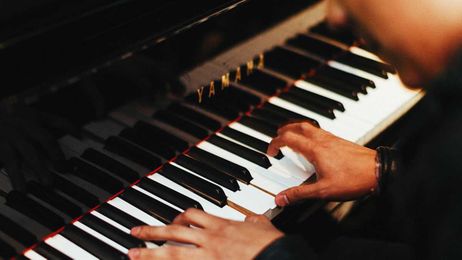 Teach Yourself to Play Piano Like Alicia Keys or John Legend!