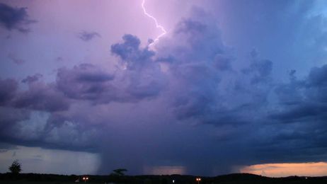 Weather Explained: The myth about heat lightning