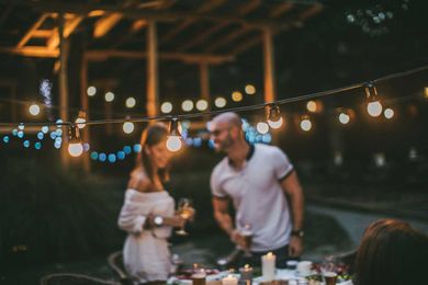 Red Flag/Green Flag: What to Look for When You’re Dating