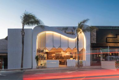 Polished-casual restaurant concepts dress down ‘stuffy’ dining ideas