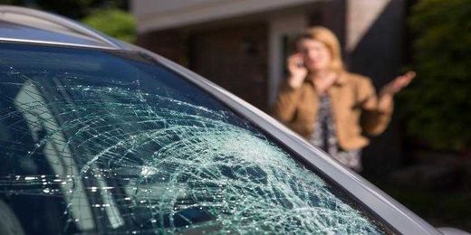 Auto Glass Replacement or Repair? Windshields and Windows