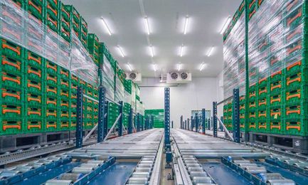 Temperature controlled warehouse: energy-efficient design