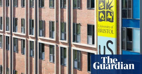 Should you go private or choose a uni hall?
