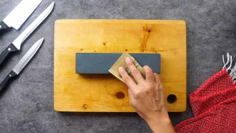 How to Clean a Sharpening Stone