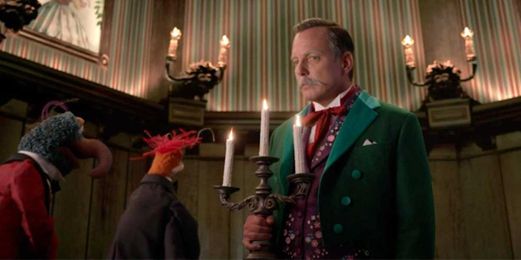 See how 'Muppets Haunted Mansion' recreates the world-famous Stretching Room