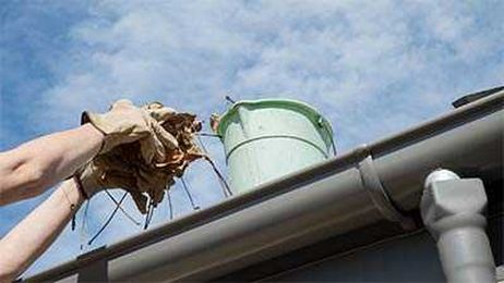 How to Clean Your Gutters & Downspouts