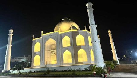 Indian Man Builds One-Third Sized Taj Mahal Replica For His Wife