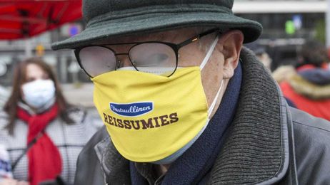 Anti-Fog Sprays for Eyeglasses May Be Chock Full of PFAS