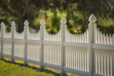 Quick Tips for Maintaining Your Vinyl Fence