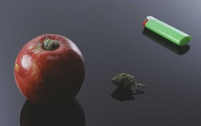 How to make an apple weed pipe