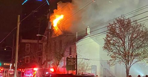 Firefighters battle early morning fire in downtown Lexington