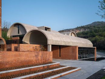 Concrete Barrel Vaults Applied in 10 Projects of Contemporary Architecture 