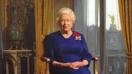 What is the lineage of Queen Elizabeth II?