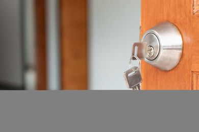 How a Master Key System Improves Commercial Facility Security