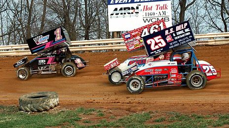 Ohio sprint car driver dies in crash during race in Indiana