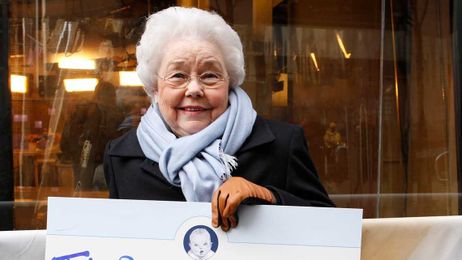 Ann Turner Cook, whose portrait became an iconic logo, dies at 95 by E